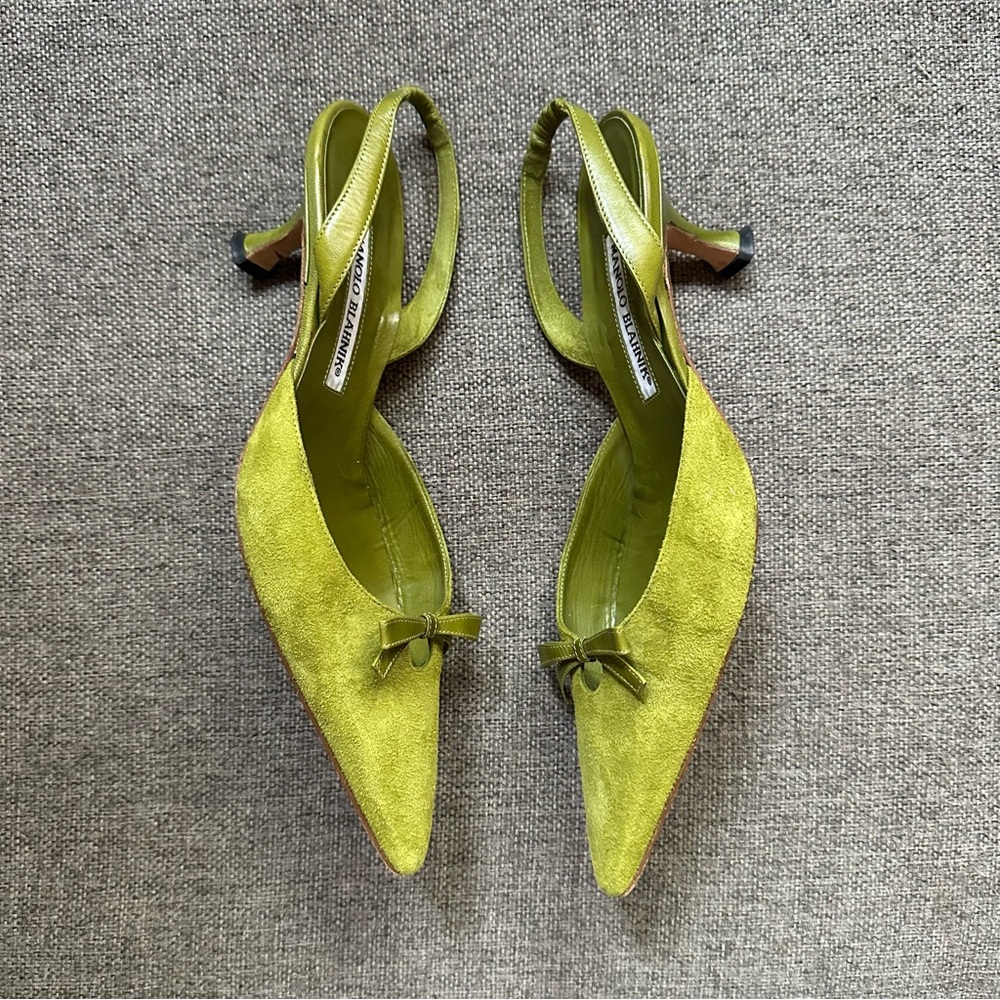 Manolo Blahnik Lime Green Suede Pointed Slingback Heels - Picture 3 of 6
